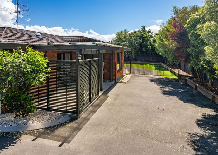  at 3 Snowden Place, Brightwater