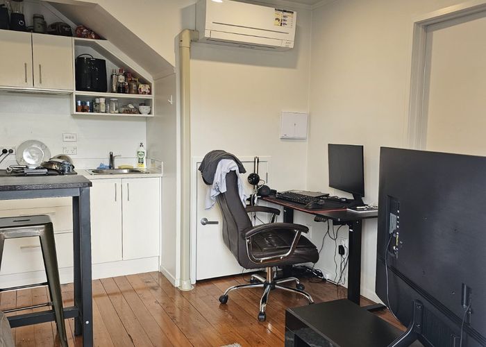  at 1&2/34 Evelyn Place, Hillcrest, North Shore City, Auckland