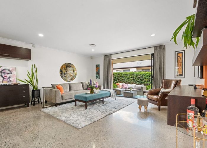  at 54 Palliser Drive, Huntington, Hamilton