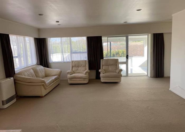  at 2/53 Butley Drive, Farm Cove, Auckland