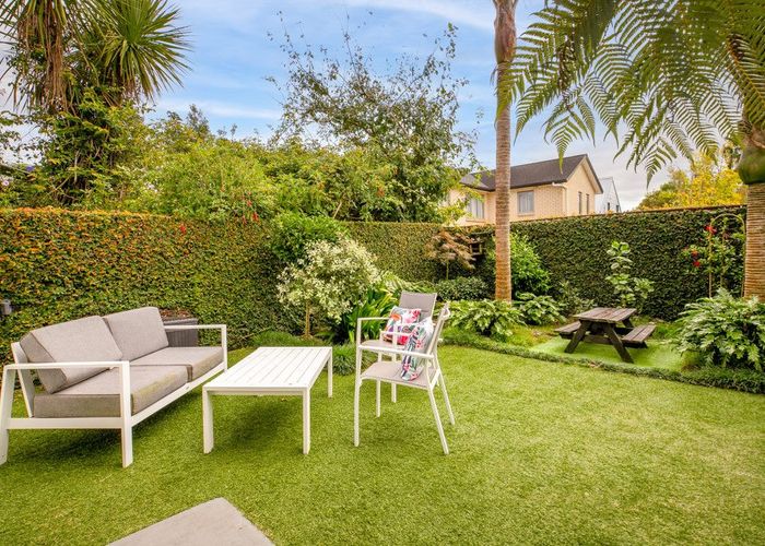  at 19 Saxon Street, Waterview, Auckland