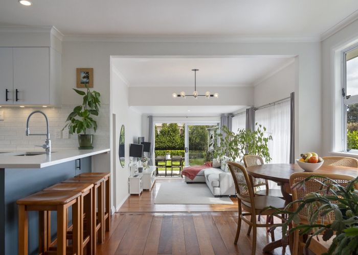  at 42 Park Road, West End, Palmerston North