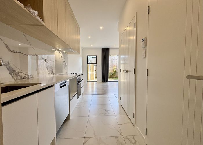  at 4/25 Abbotleigh Ave, Te Atatu Peninsula, Waitakere City, Auckland