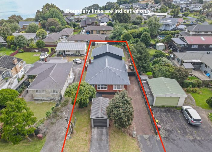  at 21 Estuary Road, Weymouth, Auckland