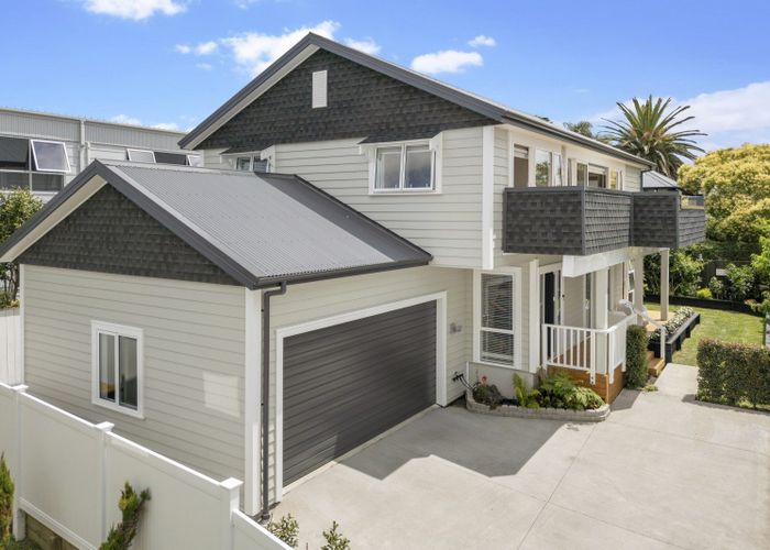  at 2 Milton Road, Northcote Point, Auckland