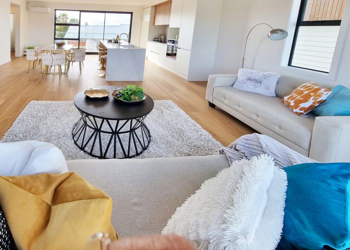  at 952B East Coast Road, Northcross, North Shore City, Auckland