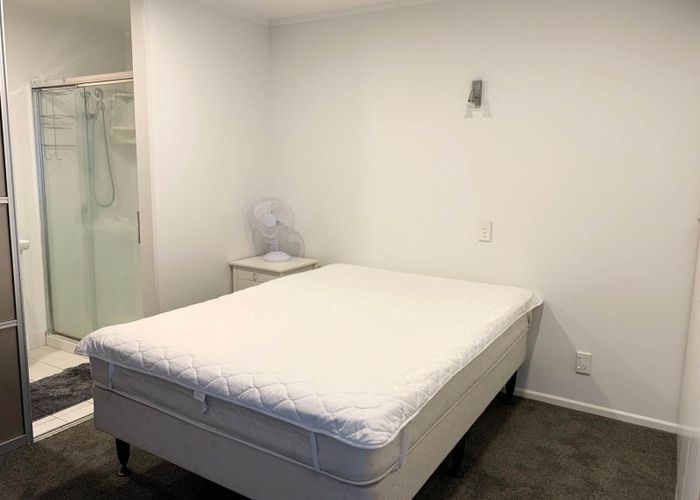  at 3R/16 Burton Street, Grafton, Auckland