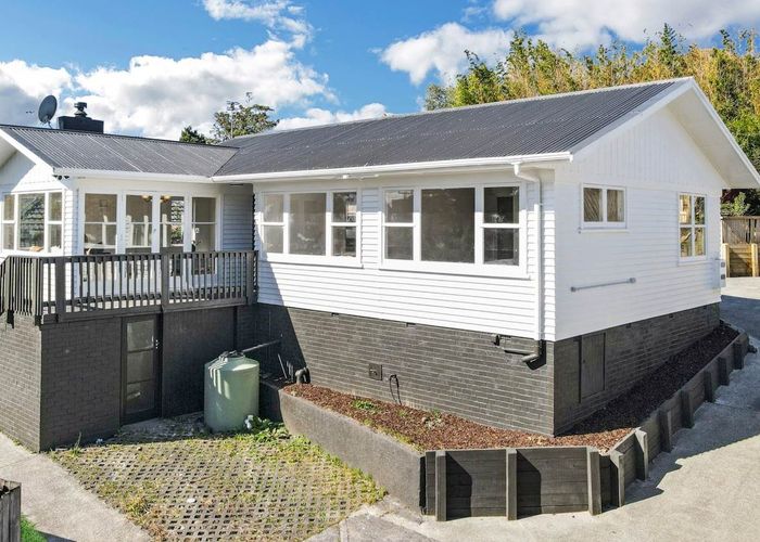  at 4 Millbrook Road, Henderson, Auckland