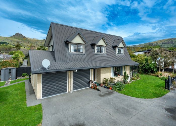  at 21 Laing Crescent, Heathcote Valley, Christchurch
