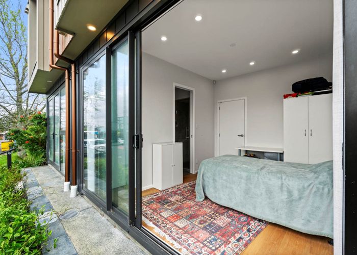  at 2/14 Williamson Avenue, Belmont, North Shore City, Auckland