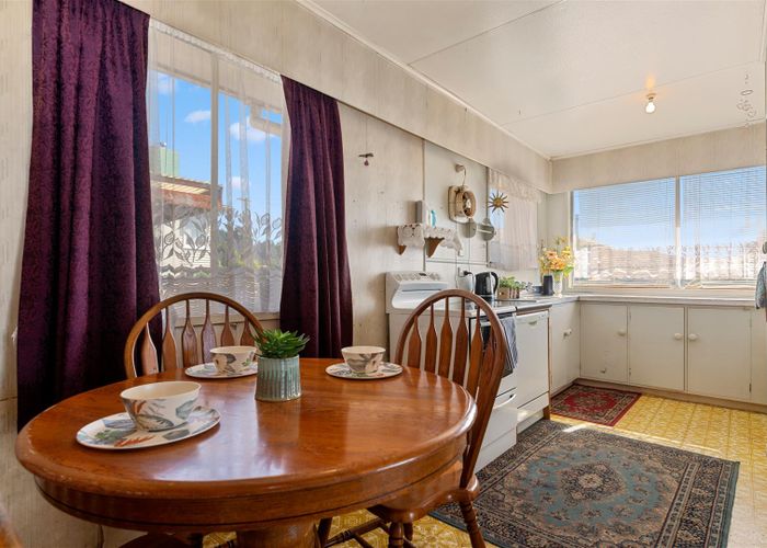  at 4 Hawk Place, Selwyn Heights, Rotorua