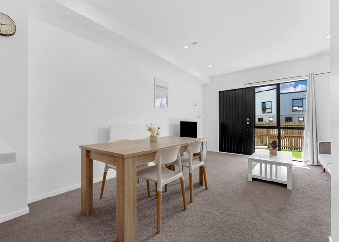 at 6 Aumarire Lane, Favona, Auckland