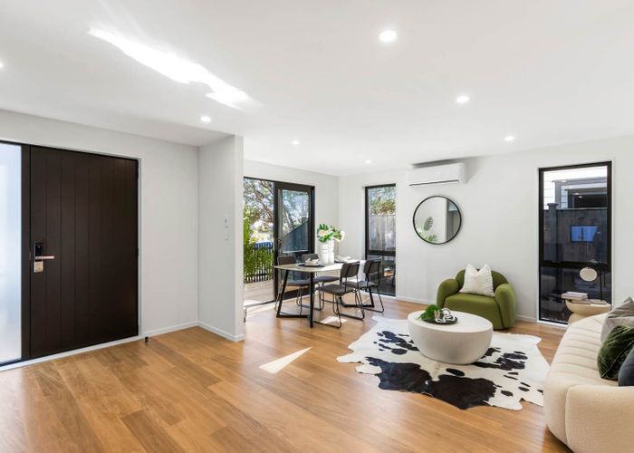  at 21D Knights Road, Rothesay Bay, North Shore City, Auckland