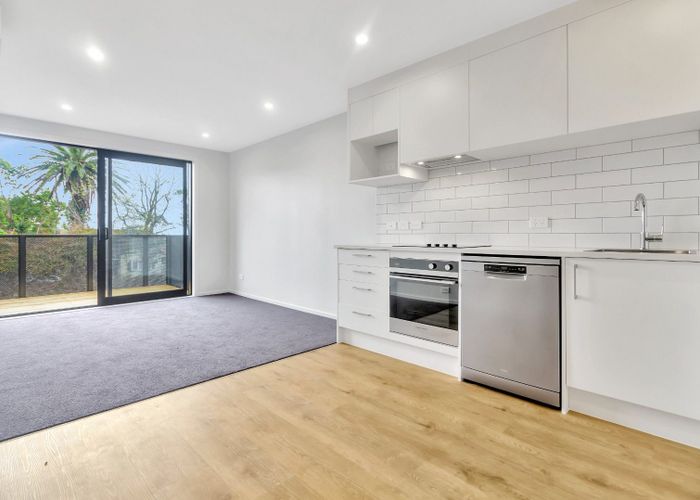  at 6/1 Fruitvale Road, New Lynn, Auckland