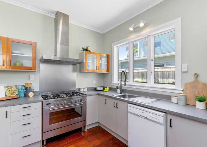  at 59 Severn Street, Island Bay, Wellington