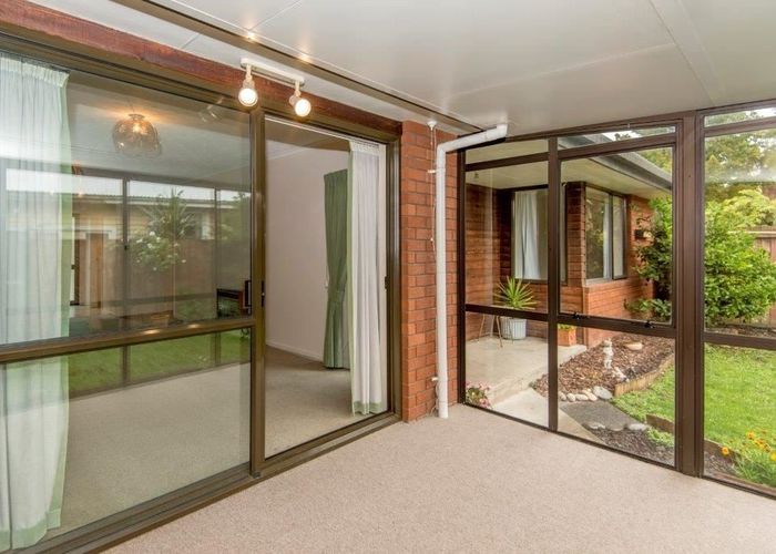  at 2/35 Division Street, Riccarton, Christchurch