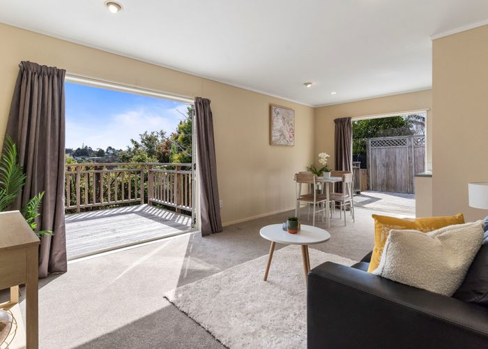  at 2/375 Wairau Road, Totara Vale, North Shore City, Auckland