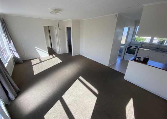  at 2/411 Mount Albert Road, Mount Roskill, Auckland City, Auckland