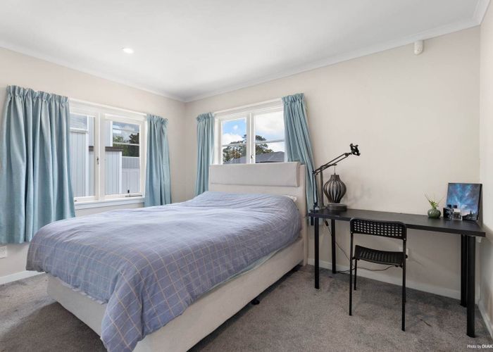  at 6 Celsmere Lane, Te Atatu Peninsula, Waitakere City, Auckland