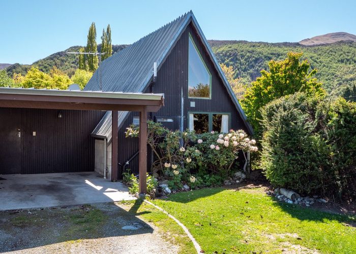  at 5 Adamson Drive, Arrowtown, Arrowtown