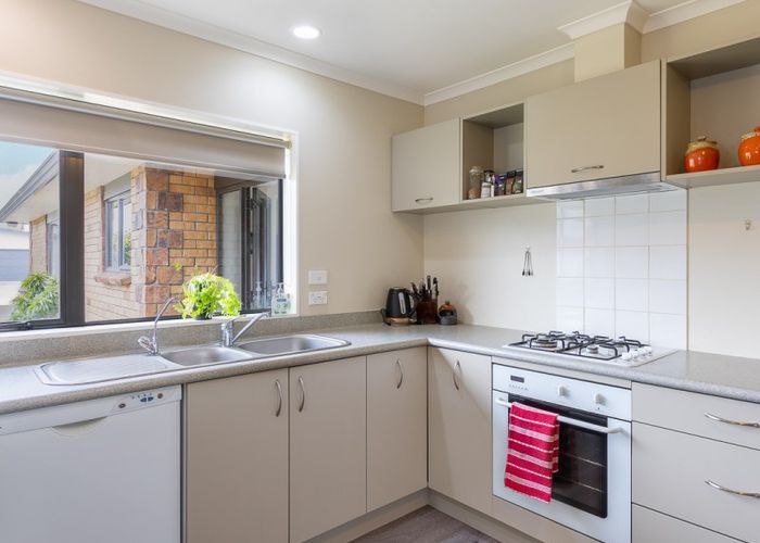  at 4 Kennedy Place, Waikanae Beach, Waikanae
