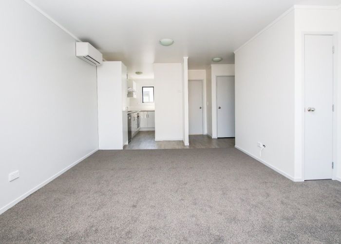  at 4/200 Old Farm Road, Hamilton East, Hamilton