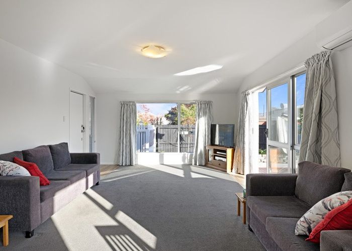  at 2/31 Beckford Road, Saint Martins, Christchurch