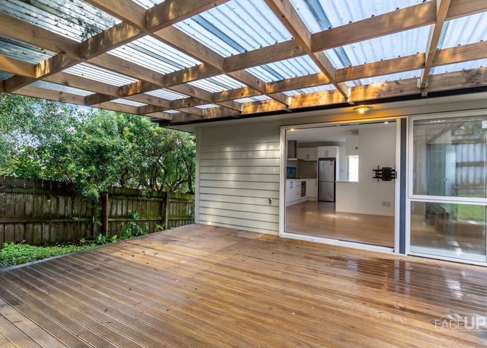  at 4a Worthington Place, West Harbour, Waitakere City, Auckland