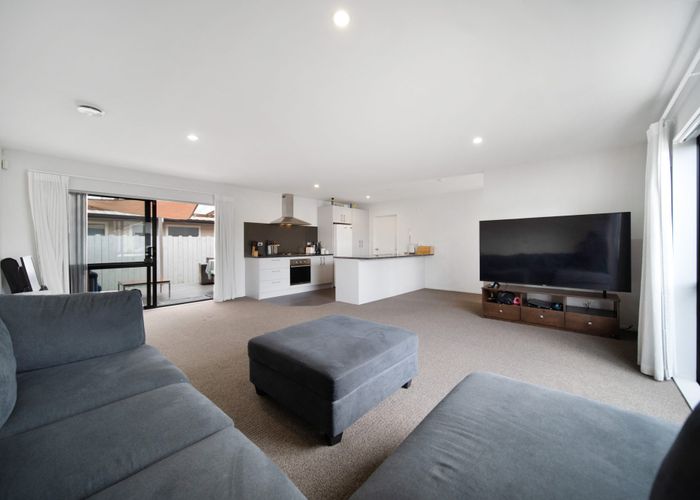  at 14 Kotuku Crescent, Takanini
