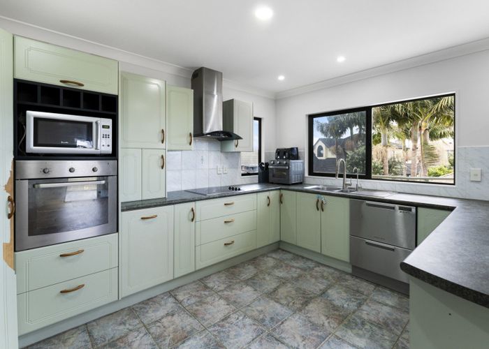  at 223 Hill Road, The Gardens, Manukau City, Auckland