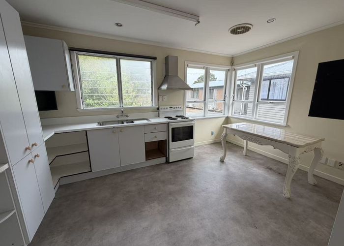  at 102 Lincoln Road, Henderson, Waitakere City, Auckland