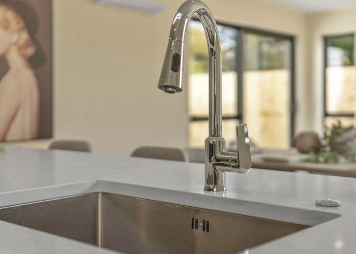  at 8B Duexberry Avenue, Northcote, North Shore City, Auckland