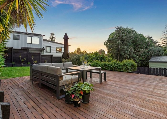  at 16 Pickwick Parade, Mellons Bay, Manukau City, Auckland