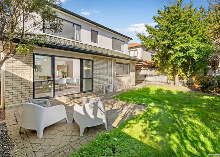  at 18 Bridgefield Crescent, Flat Bush, Auckland
