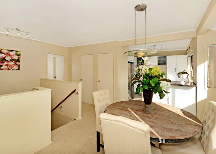  at 16 Lake rd, Northcote, North Shore City, Auckland