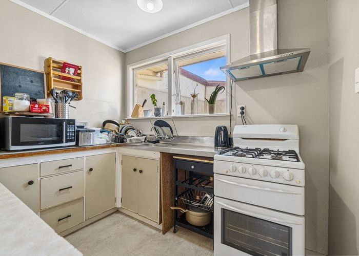  at 11 Manor Place, Bader, Hamilton