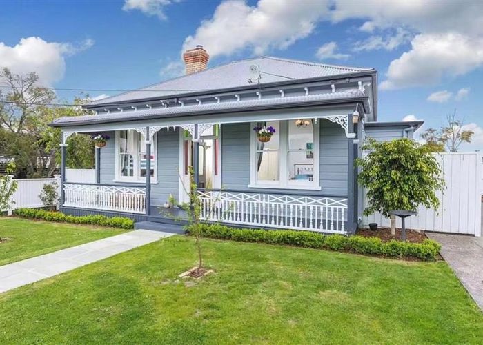  at 25  Balmain Road, Birkenhead, North Shore City, Auckland