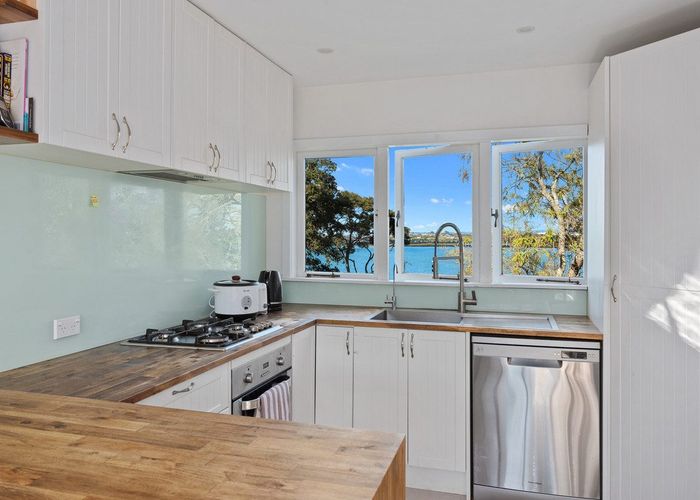  at The Cottage/49a Chatham Avenue, Paremoremo, North Shore City, Auckland
