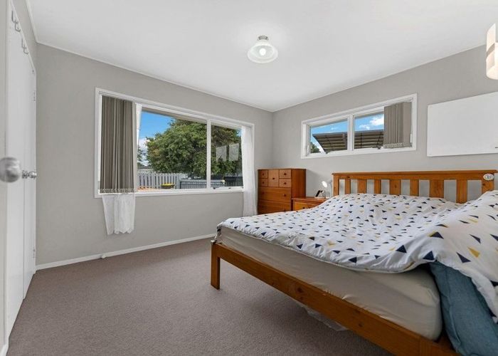  at 12 Suwyn Place, Weymouth, Auckland