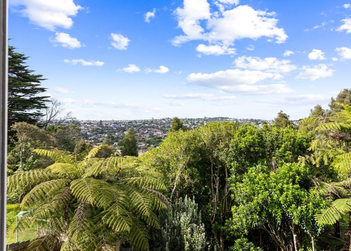  at 136 Carlisle Road, Northcross, North Shore City, Auckland
