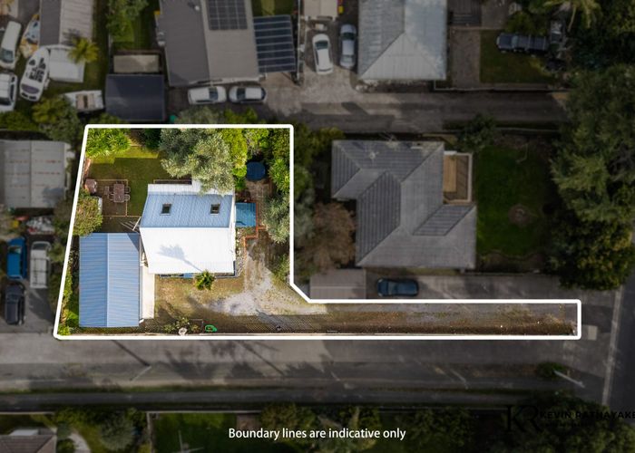  at 2/100 Beach Road, Pahurehure, Papakura, Auckland