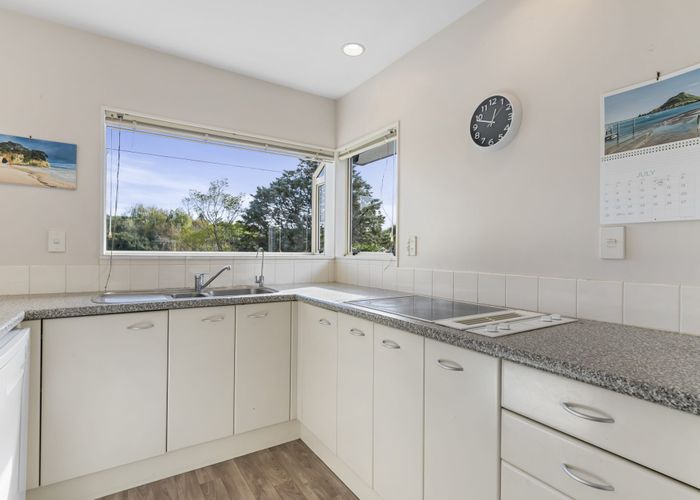 at 10 Lochend Place, Highland Park, Auckland