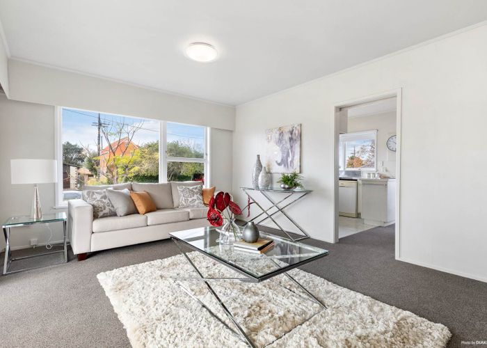  at 1/7 Eversleigh Road, Belmont, Auckland