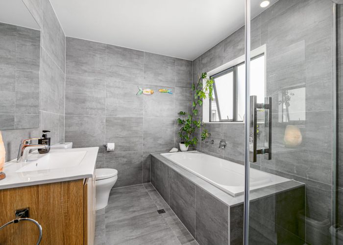  at 1/4 Edgerton Road, Te Atatu Peninsula, Waitakere City, Auckland