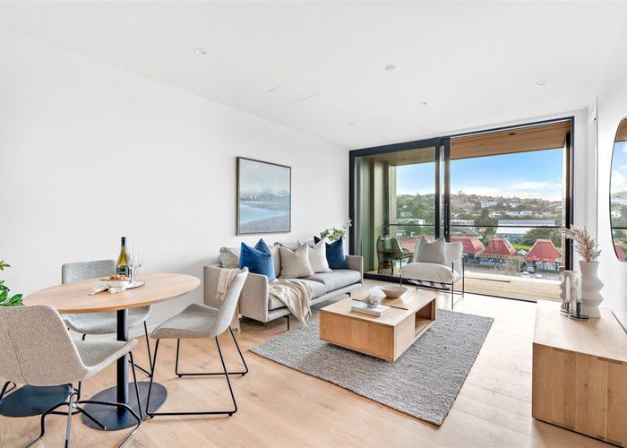  at 32 Anzac Road, Browns Bay, North Shore City, Auckland