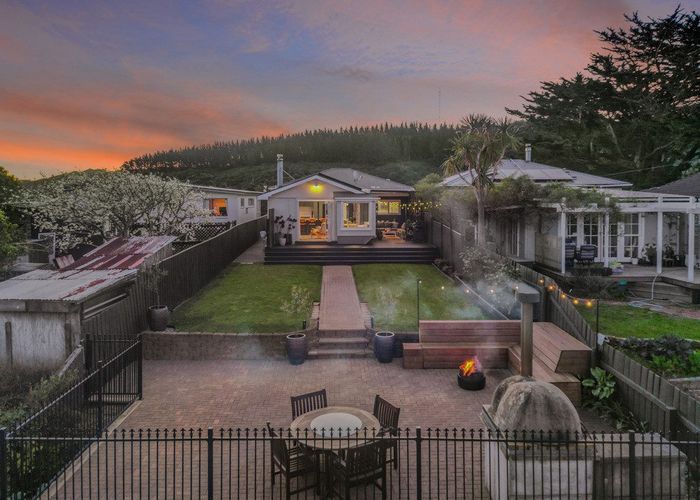  at 48 Korokoro Road, Korokoro, Lower Hutt, Wellington