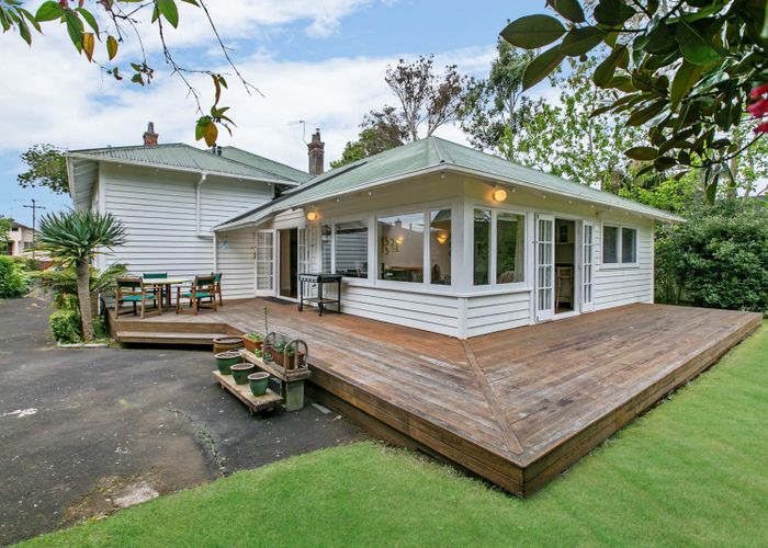  at 10 Tawera Road, Greenlane, Auckland