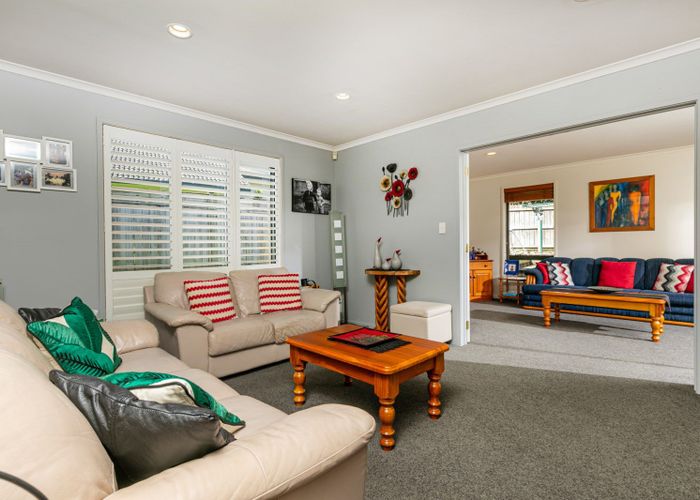  at 18 Oakway Drive, Schnapper Rock, Auckland