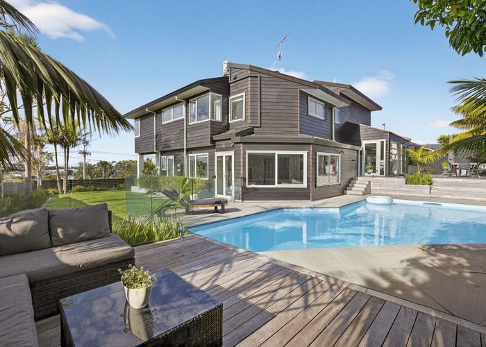  at 556 Beach Road, Rothesay Bay, North Shore City, Auckland