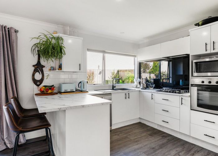  at 35 Gordon Davies Lane, Huntington, Hamilton
